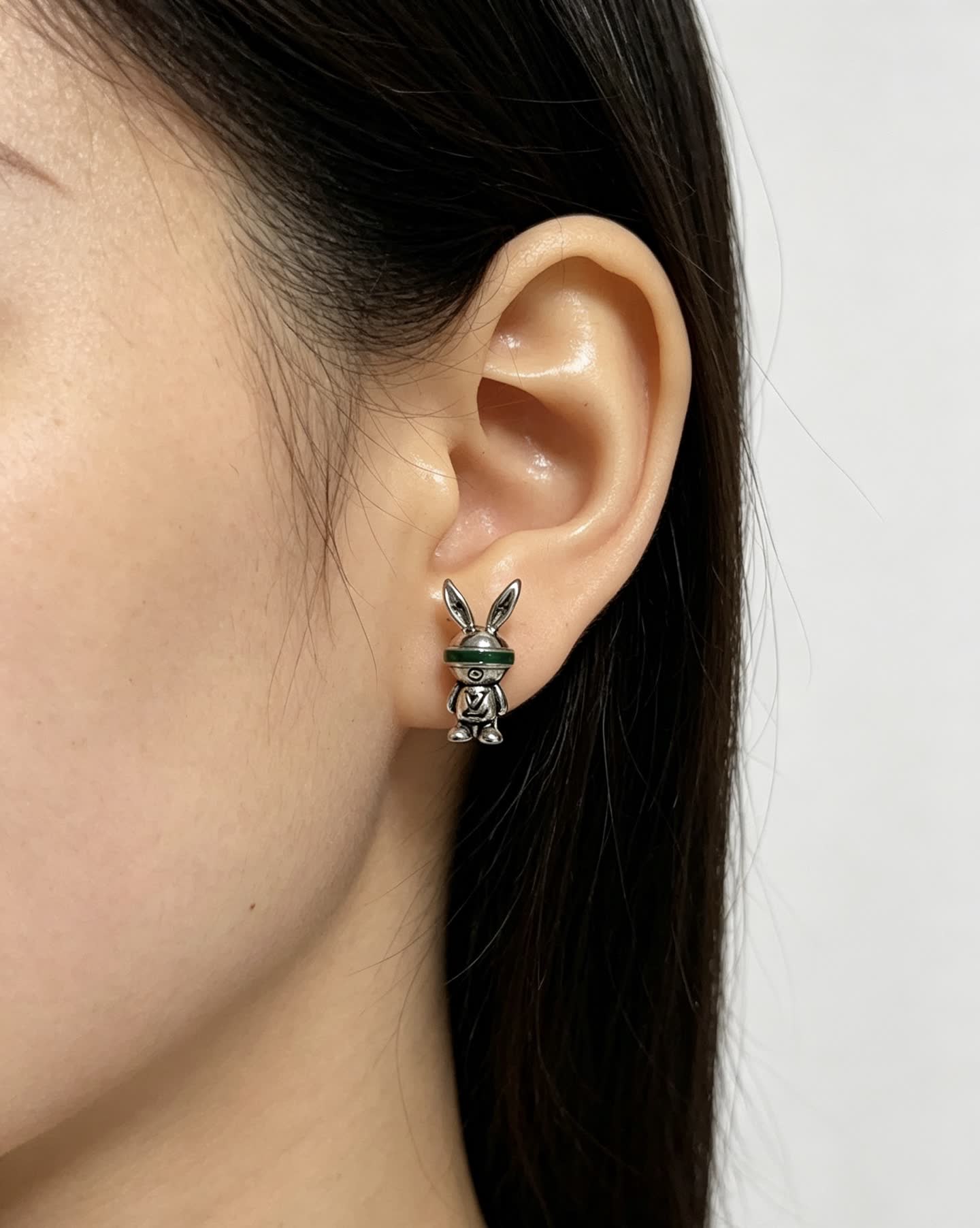 Louis Vuitton Miroir de Carte with Miroir de Carte M Mouse Earrings